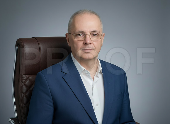 Παραλλαγή 4 - LinkedIn με luxury καρέκλα