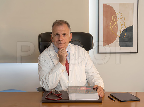 openart-image_1790063598370_f5f8e265_1790063598496_61e29807-topaz-face-upscale-1.7x